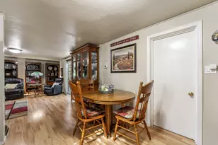 416 NW Pleasant View Dr, Grants Pass, OR 97526 - Photo 10