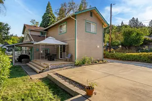 416 NW Pleasant View Dr, Grants Pass, OR 97526 - Photo 32
