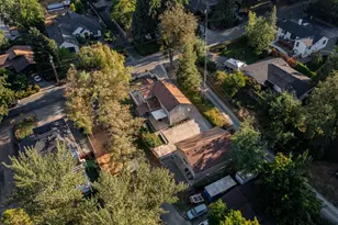 416 NW Pleasant View Dr, Grants Pass, OR 97526 - Photo 34