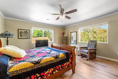 416 NW Pleasant View Drive, Grants Pass, OR 97526 - Photo 18