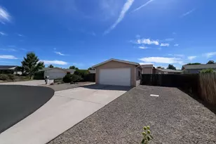 834 NE Paiute Ct, Redmond, OR 97756 - Photo 4