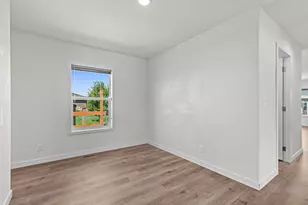 1182 E Justice Rd, Central Point, OR 97502 - Photo 10