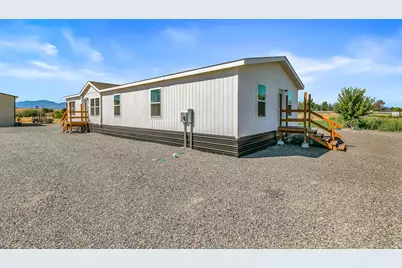 1182 E Justice Road, Central Point, OR 97502 - Photo 2