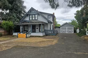 214 Stark St, Medford, OR 97504 - Photo 2