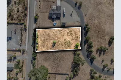 597 E Forks Circle #21, Cave Junction, OR 97523 - Photo 2