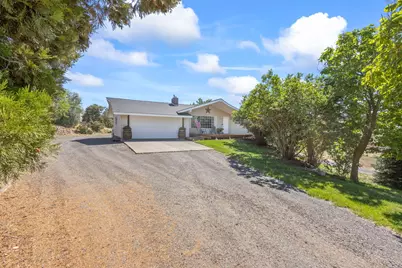 1437 NE Brown Drive, Madras, OR 97741 - Photo 2