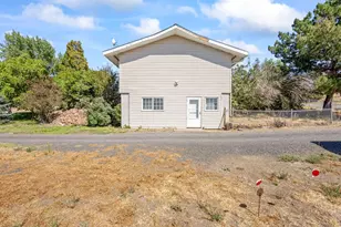 1437 NE Brown Dr, Madras, OR 97741 - Photo 26