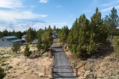 22310 Sweetgrass Drive, Bend, OR 97702 - Photo 2