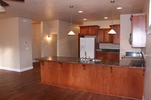 440 N 4th St, Jacksonville, OR 97530 - Photo 8