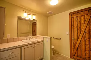 939 Beaver Creek Rd, Jacksonville, OR 97530 - Photo 34