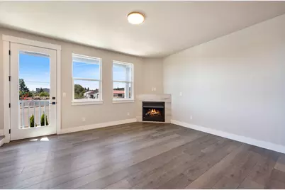 20528 NE Empire Avenue, Bend, OR 97701 - Photo 4