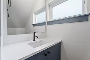 757 SW Pelton Pl, Bend, OR 97702 - Photo 8