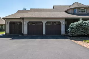 3061 NW Jewell Way, Bend, OR 97703 - Photo 2