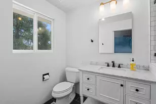 235 Larkin Rd, Grants Pass, OR 97527 - Photo 20