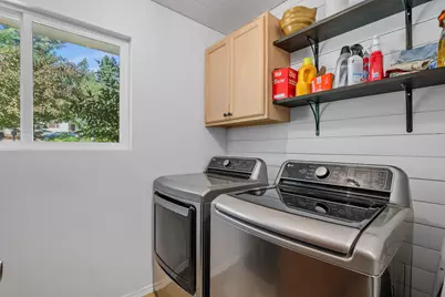 235 Larkin Road, Grants Pass, OR 97527 - Photo 28