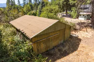 235 Larkin Rd, Grants Pass, OR 97527 - Photo 40