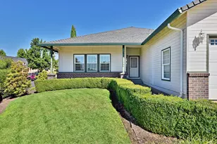 494 Pinnacle Ridge, Eagle Point, OR 97524 - Photo 2