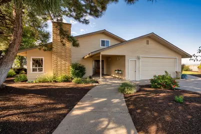 547 SW Bear Drive, Madras, OR 97741 - Photo 2