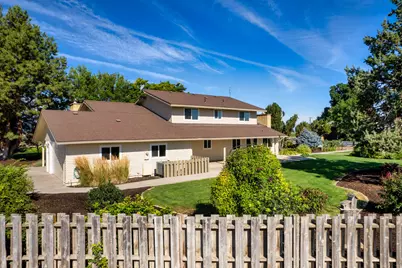 547 SW Bear Drive, Madras, OR 97741 - Photo 1