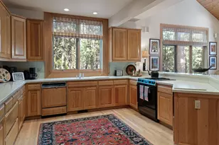 70440 Linnaea Borealis, Black Butte Ranch, OR 97759 - Photo 10