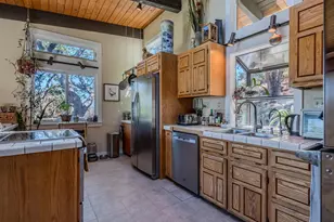 2850 Quail Run Rd, Talent, OR 97540 - Photo 12