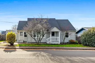 221 SW Rainbow Ave, Dallas, OR 97338 - Photo 2