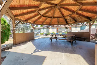 425 NE Silverwood Place, Grants Pass, OR 97526 - Photo 4