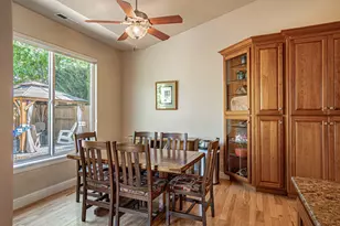 203 Bellerive Dr, Eagle Point, OR 97524 - Photo 8