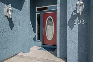 203 Bellerive Dr, Eagle Point, OR 97524 - Photo 2