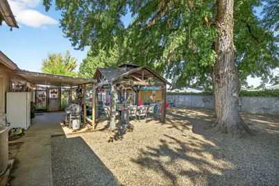1010 Garfield Street, Medford, OR 97501 - Photo 24