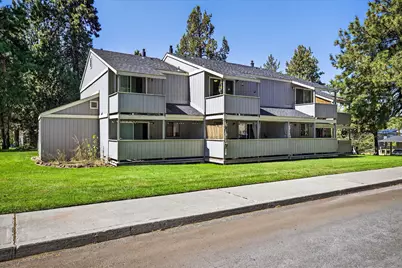 8 SW McKinley Avenue, Bend, OR 97702 - Photo 2