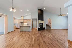 1946 NW Crown St, Grants Pass, OR 97526 - Photo 8