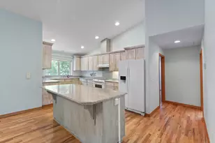 1946 NW Crown St, Grants Pass, OR 97526 - Photo 10