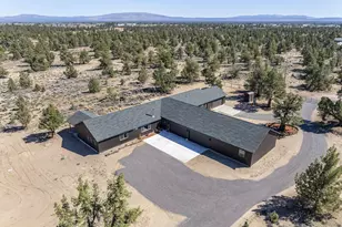 25480 Bachelor Ln, Bend, OR 97701 - Photo 4