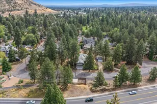 438 NE 9th St, Bend, OR 97701 - Photo 4