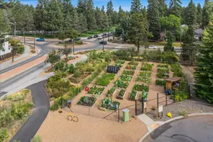 438 NE 9th St, Bend, OR 97701 - Photo 20