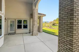 256 Island Pointe Dr, Medford, OR 97504 - Photo 64