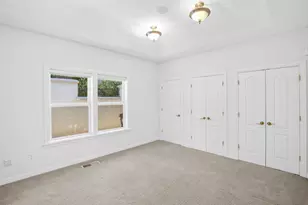 256 Island Pointe Dr, Medford, OR 97504 - Photo 28