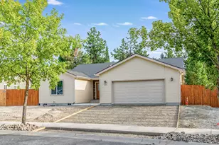834 Quail Park Cir, Klamath Falls, OR 97601 - Photo 2