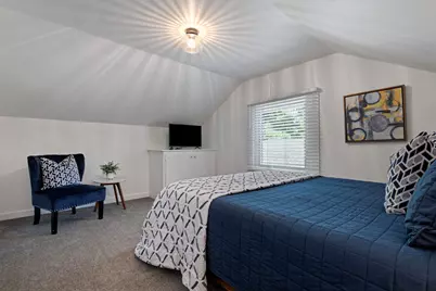 202 NW Thurston Avenue, Bend, OR 97703 - Photo 28