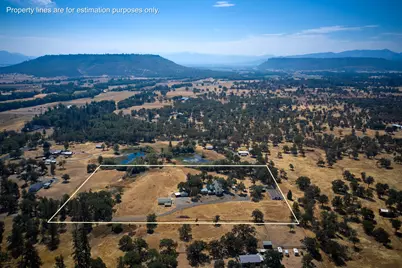 11441 Meadows Road, White City, OR 97503 - Photo 2