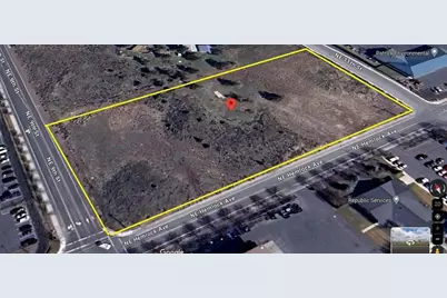 1005 NE Hemlock Avenue, Redmond, OR 97756 - Photo 1