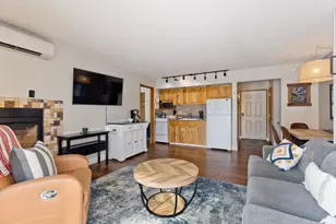 1565 NW Wall St, Bend, OR 97703 - Photo 6