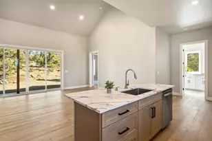 65299 85th St, Bend, OR 97703 - Photo 18