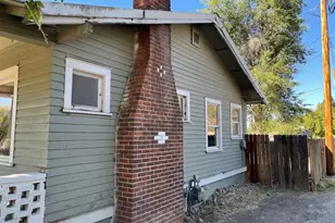 1865 Melrose St, Klamath Falls, OR 97601 - Photo 2