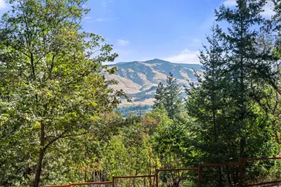 694 Timberlake Drive, Ashland, OR 97520 - Photo 32