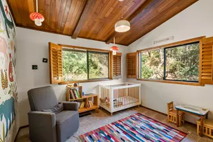 694 Timberlake Dr, Ashland, OR 97520 - Photo 16