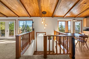 694 Timberlake Dr, Ashland, OR 97520 - Photo 6