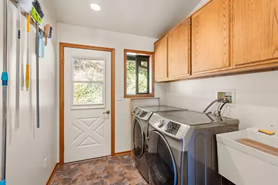 694 Timberlake Drive, Ashland, OR 97520 - Photo 16