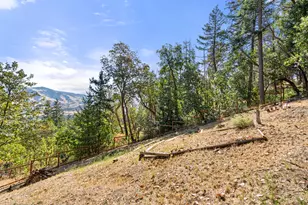 694 Timberlake Dr, Ashland, OR 97520 - Photo 28